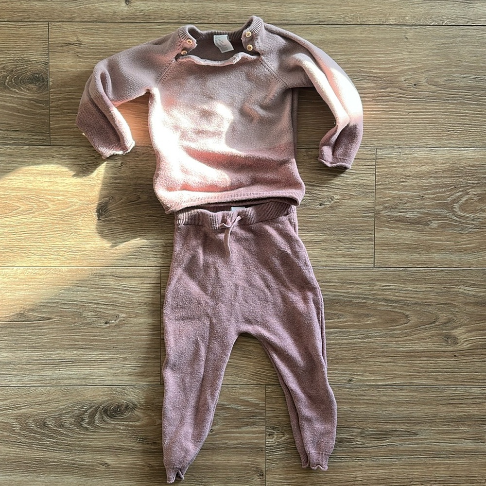 H&M Girls Size 12-18 months Knit outfit